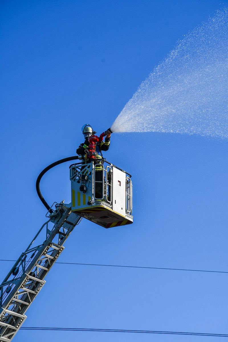 Wasserabgabe über die Drehleiter 