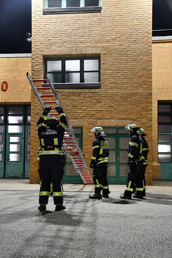 Grundausbildung Ehrenamt Leiteraufbau